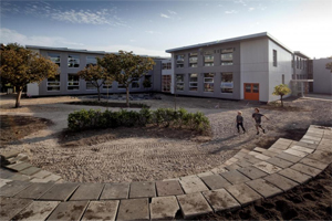 Wiersma: hulp van pensioenfondsen bij renovatie schoolgebouwen