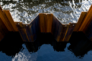 Waterschap probeert damwand van kunststof langs IJsseldijk uit