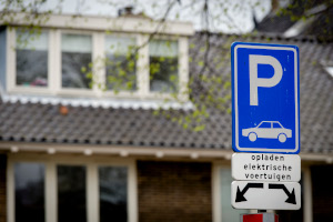 Nederland koploper in EU met laadpalen voor elektrische auto's