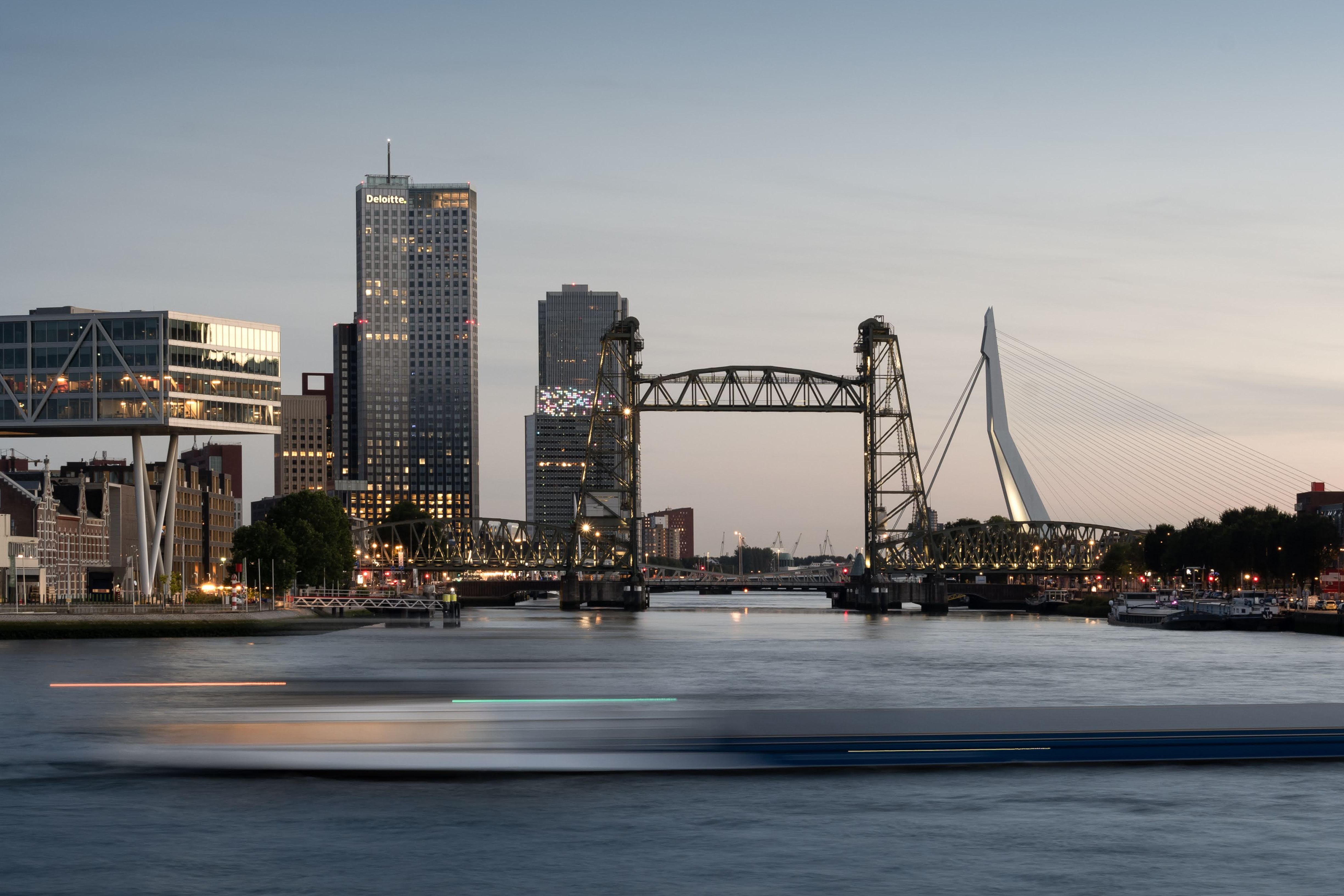 Rotterdam wil nieuwe brug over de Maas van Oost naar Zuid